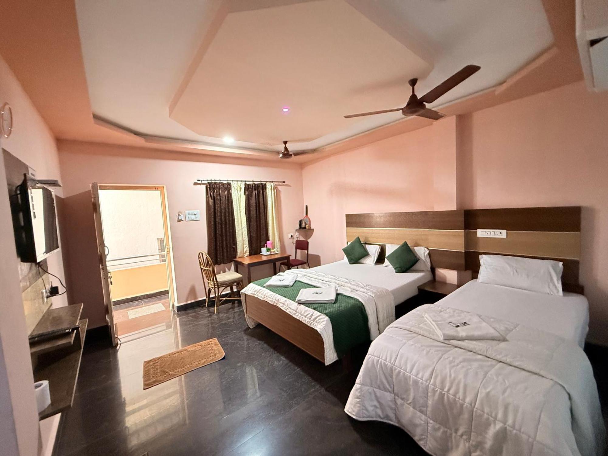 Sri Murugan Beach Paradise Hotel Mahabalipuram Exterior foto